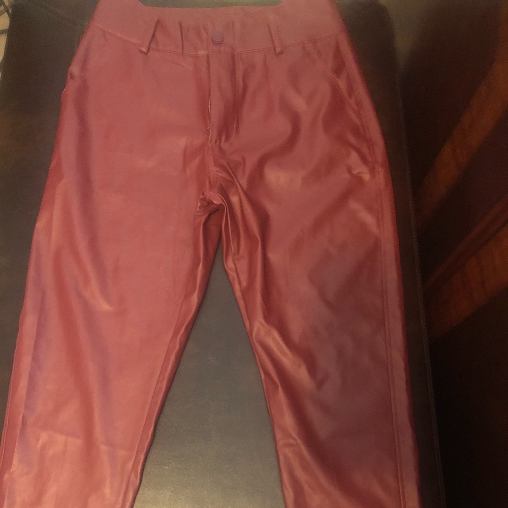 Wine Red - Picture 2 of 4